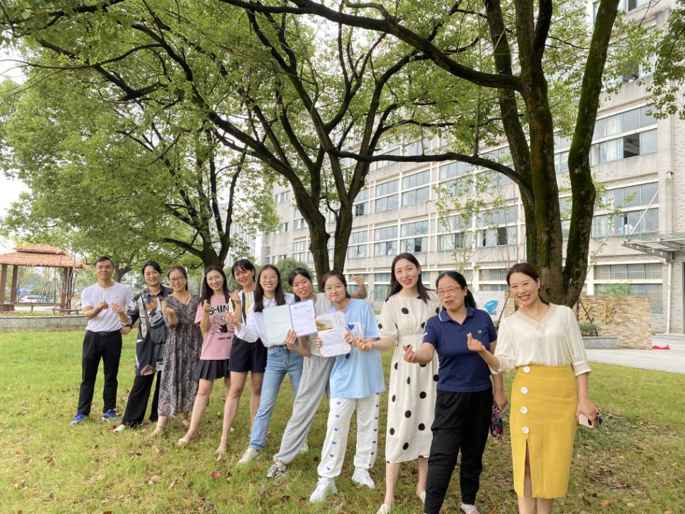 2018級本科(kē)生(shēng)回校(xiào)合影(yǐng)留念